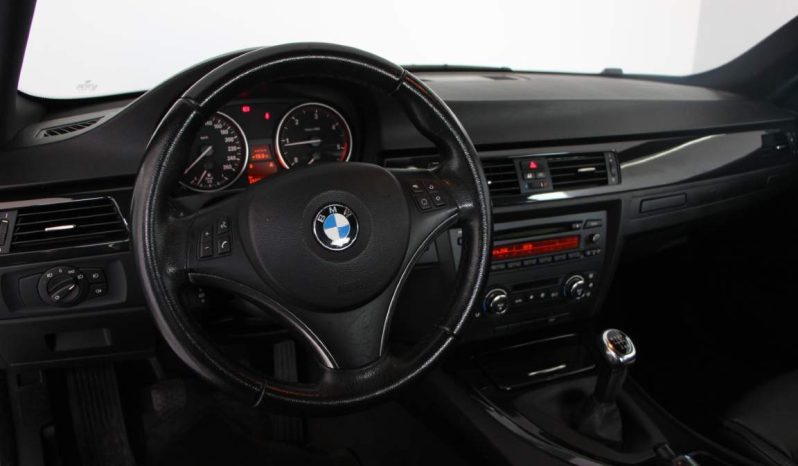 
								BMW 320 D Coupé full									