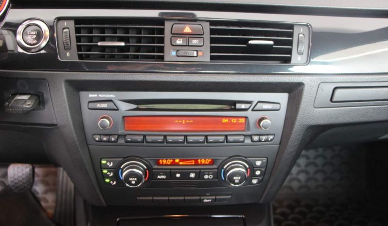 
								BMW 320 D Coupé full									