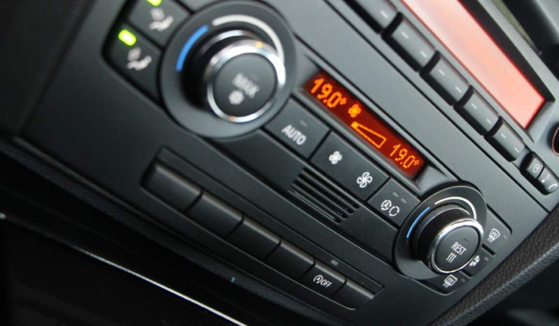 
								BMW 320 D Coupé full									