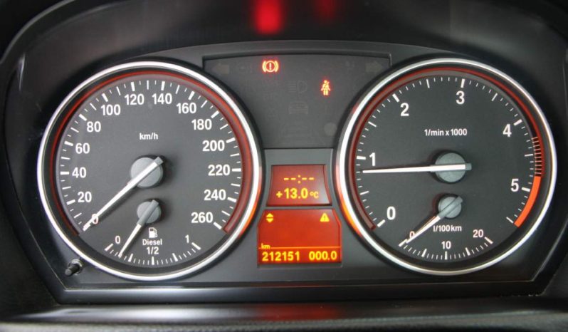 
								BMW 320 D Coupé full									