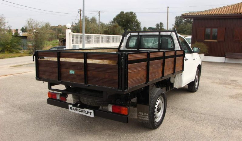 
								Toyota Hilux 2.4 D-4D full									