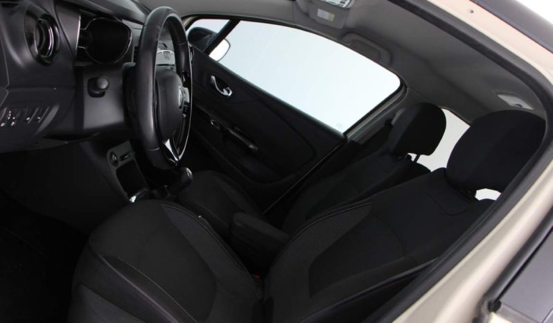 
								Renault Captur 1.5 dCi full									