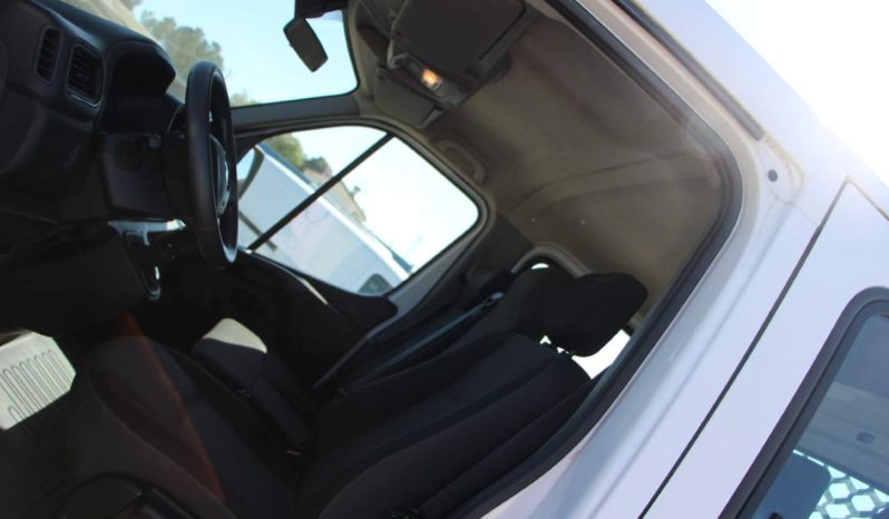 
								Renault Master full									