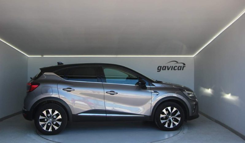 
								Renault Captur full									