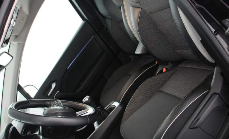 
								Renault Captur full									