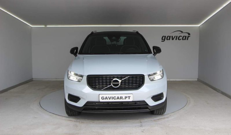 
								Volvo XC40 full									