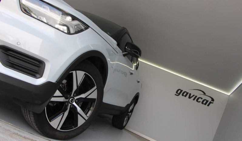 
								Volvo XC40 full									