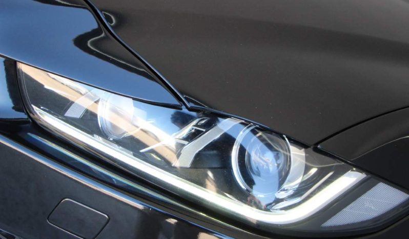 
								Jaguar XE 2.0 D full									