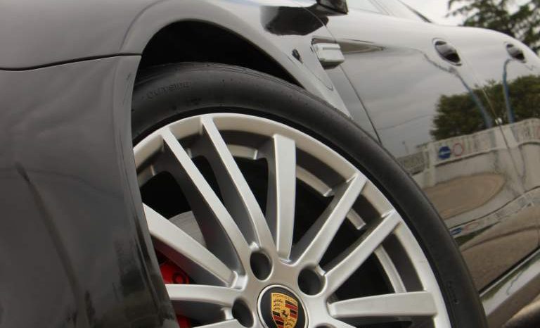 
								Porsche Panamera full									