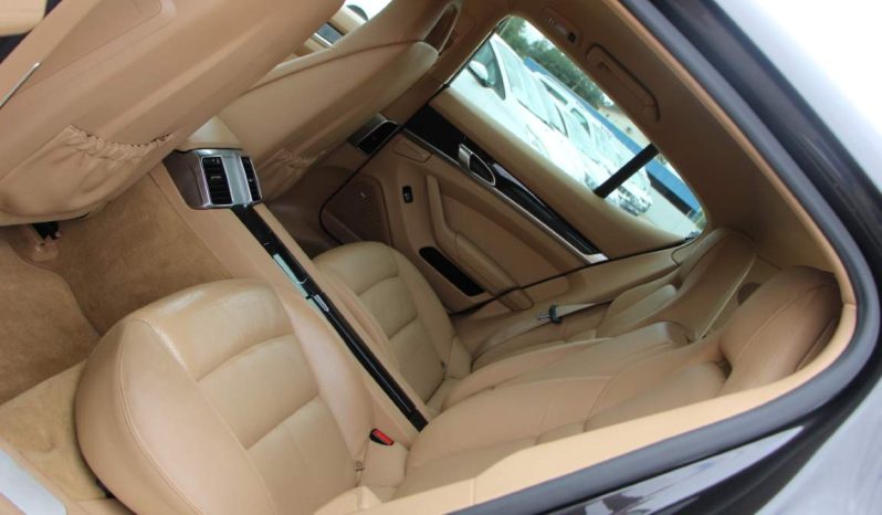 
								Porsche Panamera full									