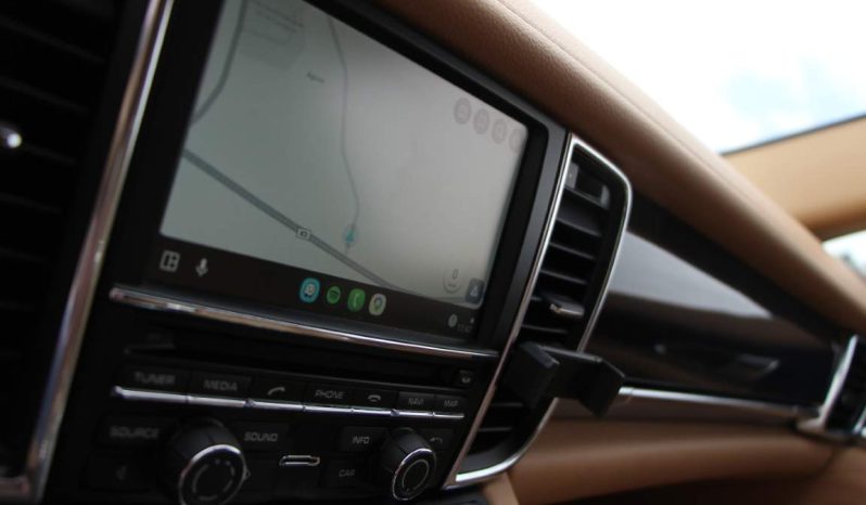 
								Porsche Panamera full									