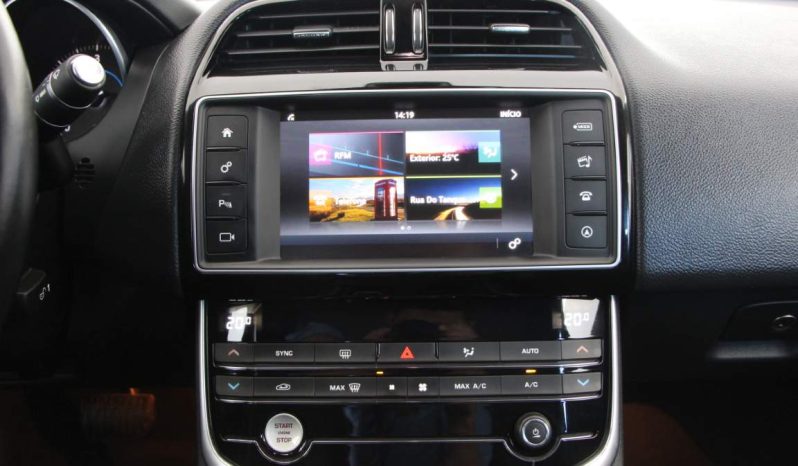 
								Jaguar XE 2.0 D full									