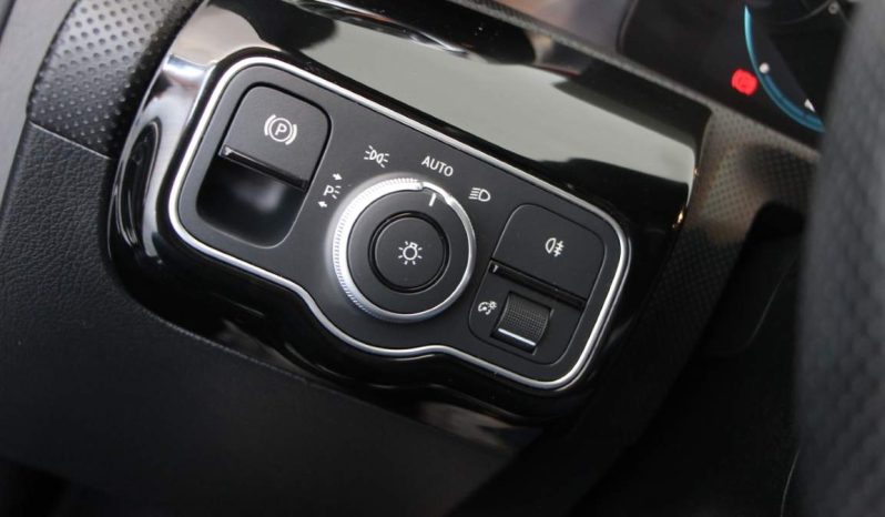 
								Mercedes-Benz A250e full									