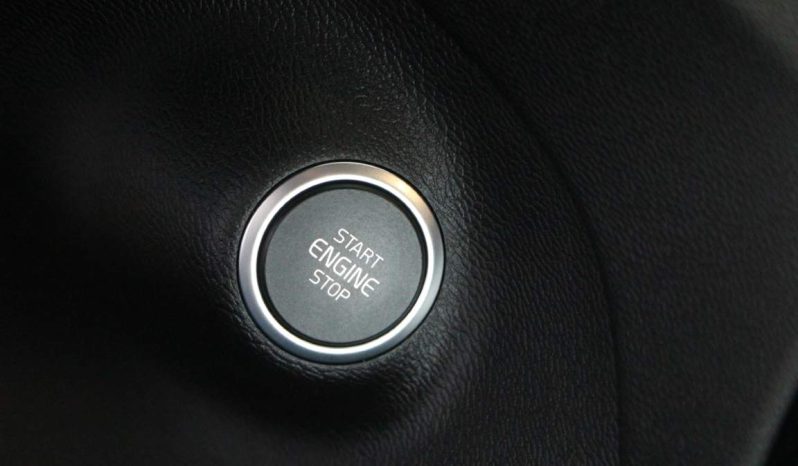 
								Volvo XC40 full									