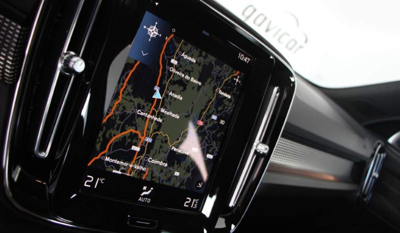 
								Volvo XC40 full									