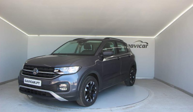
								Volkswagen T-Cross full									