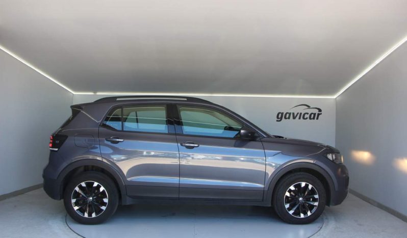 
								Volkswagen T-Cross full									