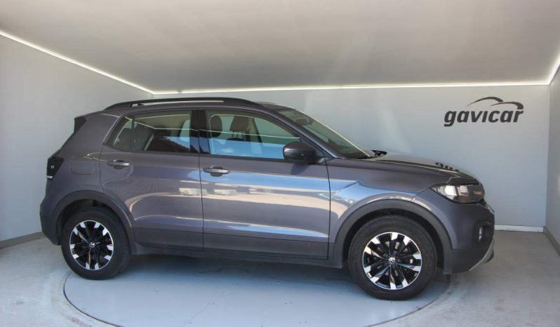 
								Volkswagen T-Cross full									