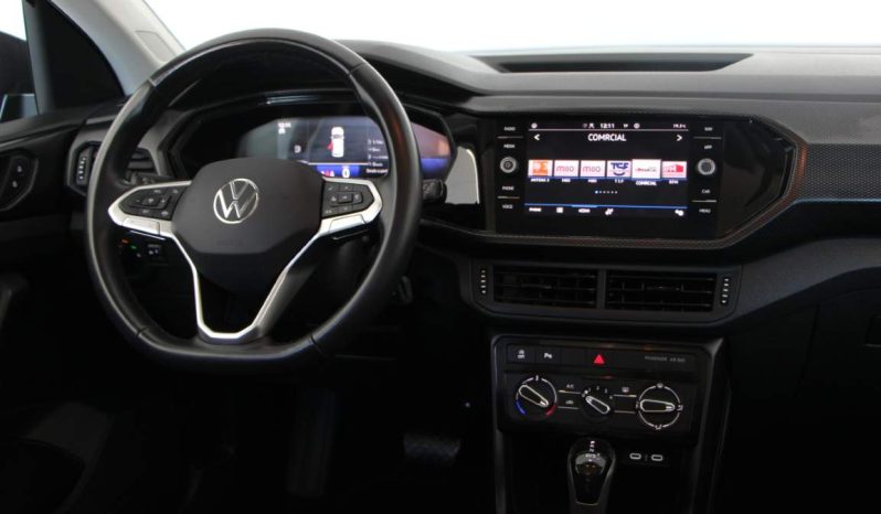 
								Volkswagen T-Cross full									