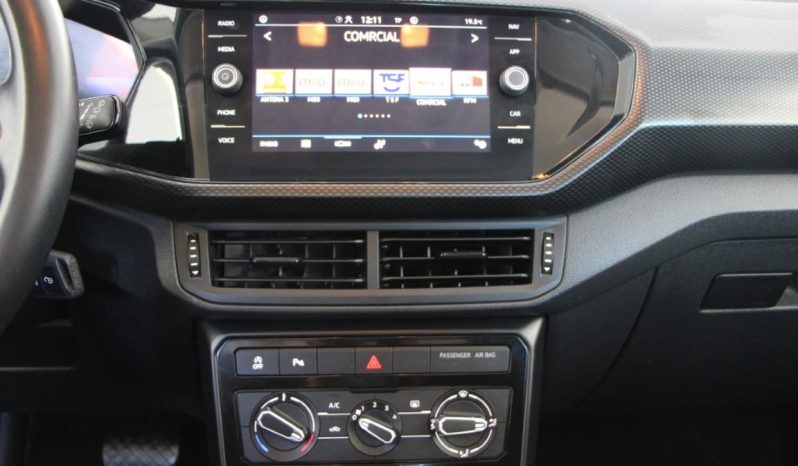 
								Volkswagen T-Cross full									