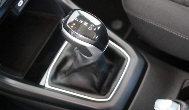 
								Volkswagen T-Cross full									