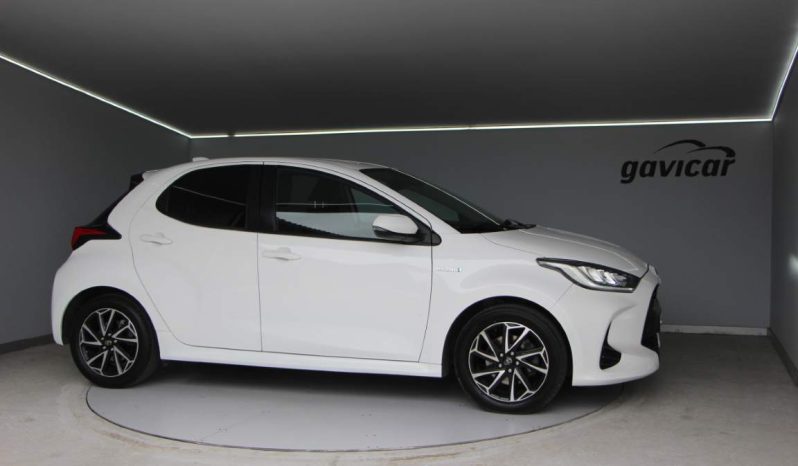 
								Toyota Yaris full									