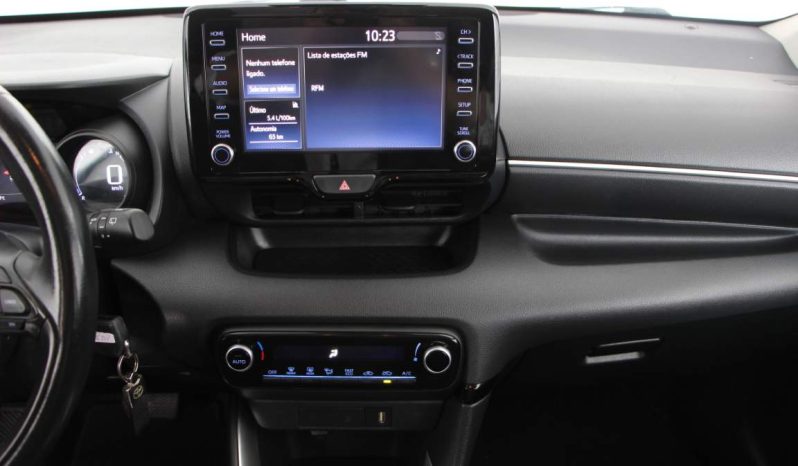 
								Toyota Yaris full									