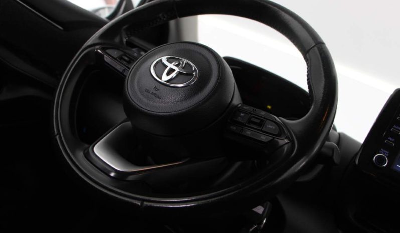 
								Toyota Yaris full									