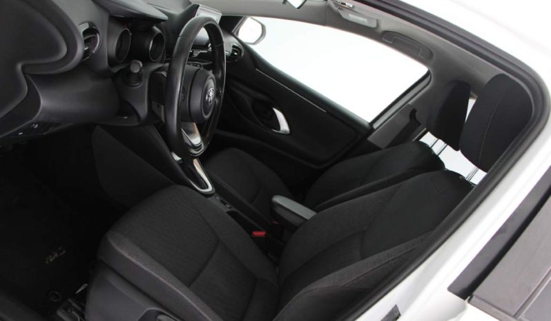 
								Toyota Yaris full									