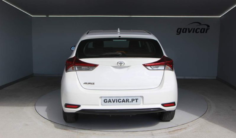 
								Toyota Auris full									