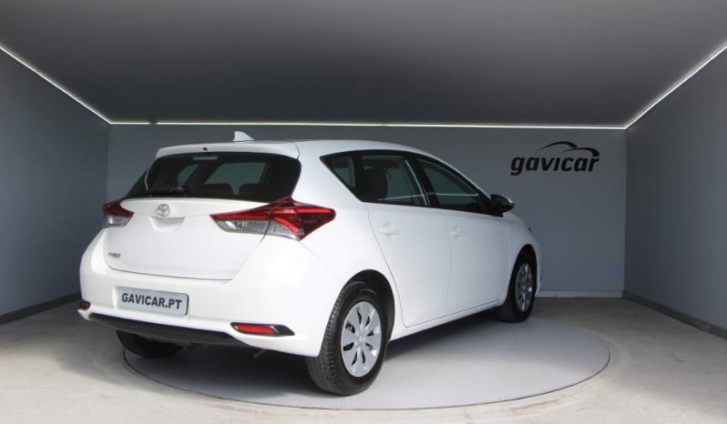 
								Toyota Auris full									