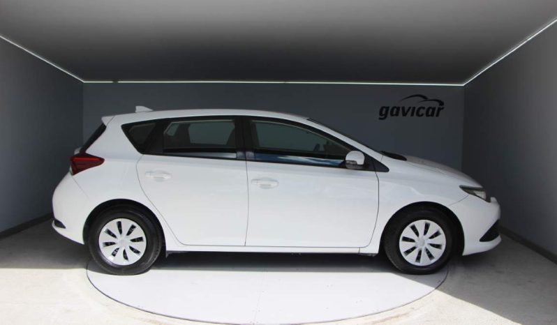
								Toyota Auris full									