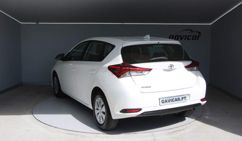 
								Toyota Auris full									