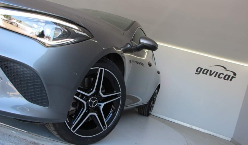 
								Mercedes-Benz CLA SB full									
