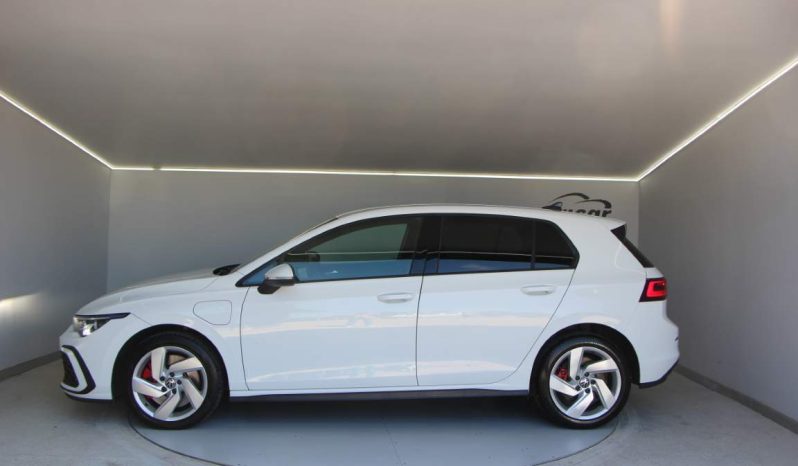 
								Volkswagen Golf GTE full									