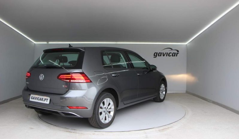
								Volkswagen Golf full									
