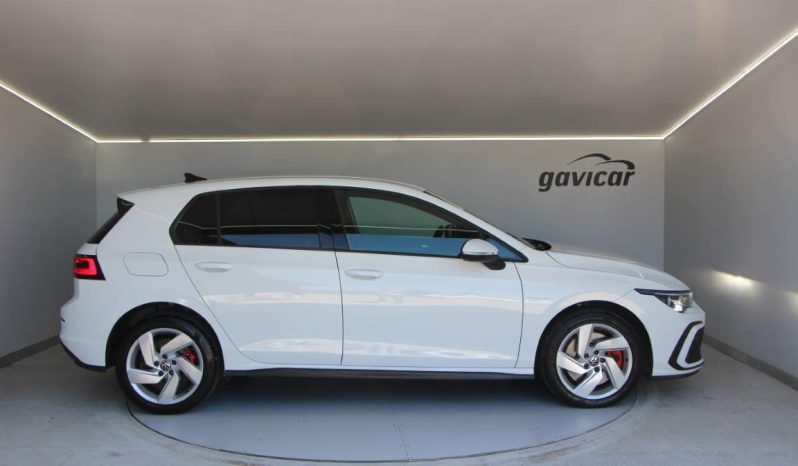 
								Volkswagen Golf GTE full									