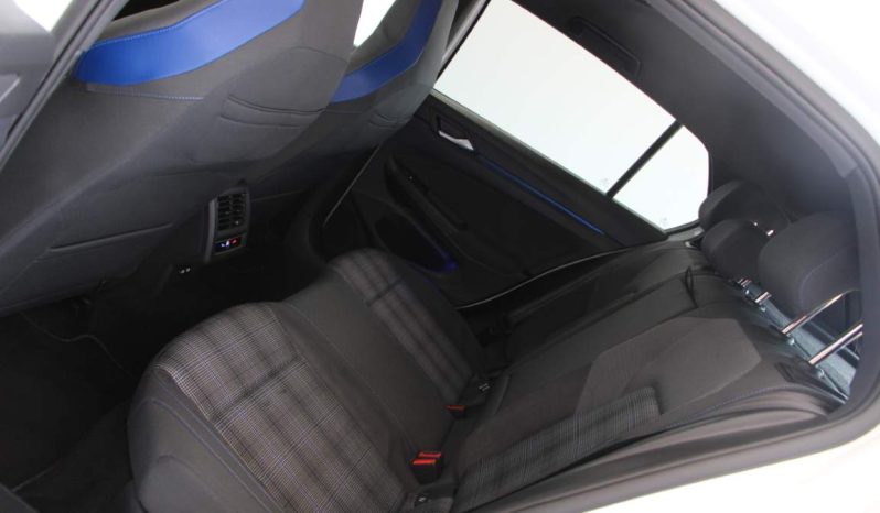 
								Volkswagen Golf GTE full									