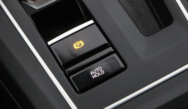 
								Volkswagen Golf GTE full									