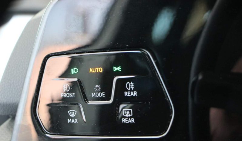 
								Volkswagen Golf GTE full									
