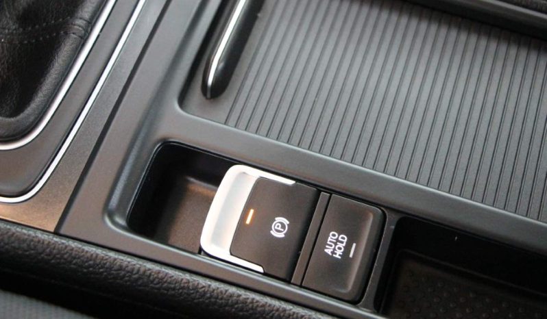 
								Volkswagen Golf full									