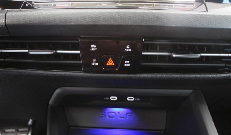 
								Volkswagen Golf GTE full									