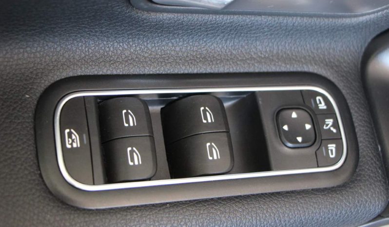
								Mercedes-Benz CLA SB full									