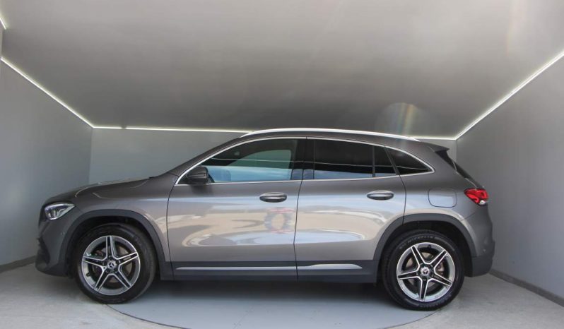 
								Mercedes-Benz GLA 250e full									