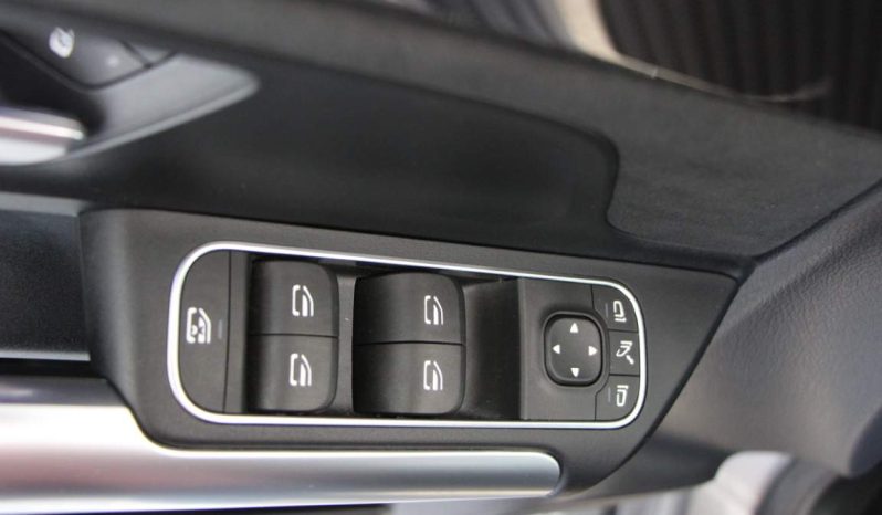 
								Mercedes-Benz GLA 250e full									