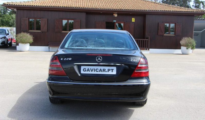 
								Mercedes-Benz E 220 CDi full									