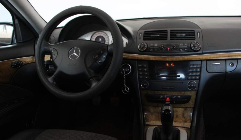 
								Mercedes-Benz E 220 CDi full									