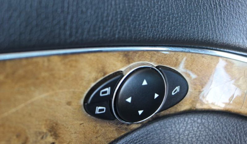 
								Mercedes-Benz E 220 CDi full									
