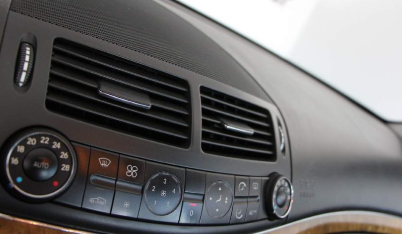 
								Mercedes-Benz E 220 CDi full									