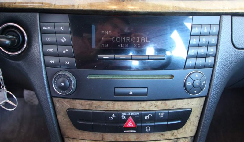 
								Mercedes-Benz E 220 CDi full									